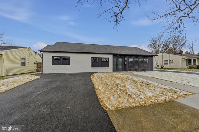 48 CHIPPENDALE CIR, Newark, DE 19713