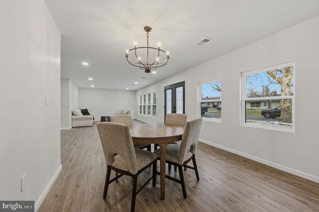 48 CHIPPENDALE CIR, Newark, DE 19713