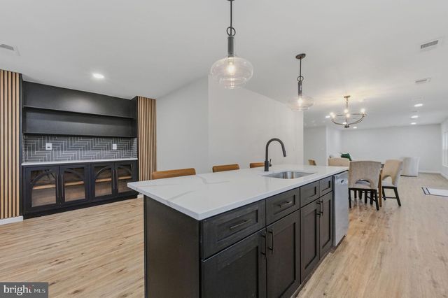 48 CHIPPENDALE CIR, Newark, DE 19713