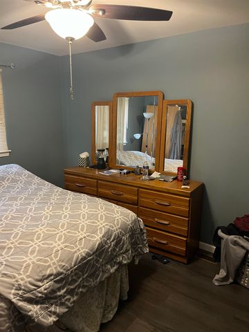 138 W Robert Avenue, Hazel Park, MI 48030