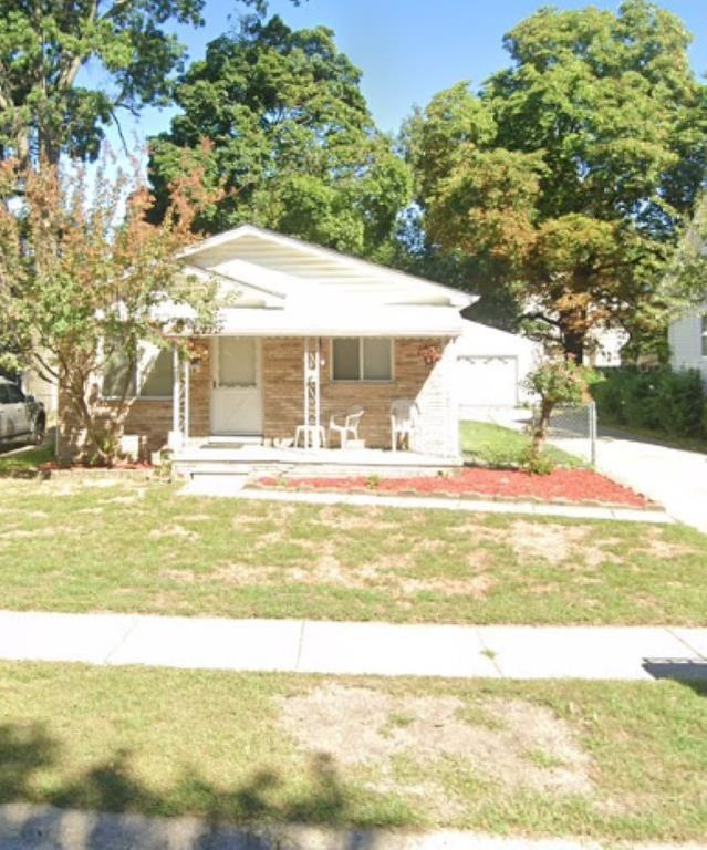 138 W Robert Avenue, Hazel Park, MI 48030