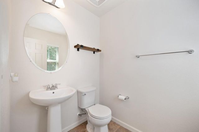 9 Captains Gate Pl, Sacramento, CA 95835