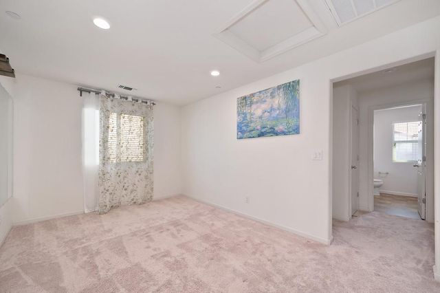 9 Captains Gate Pl, Sacramento, CA 95835