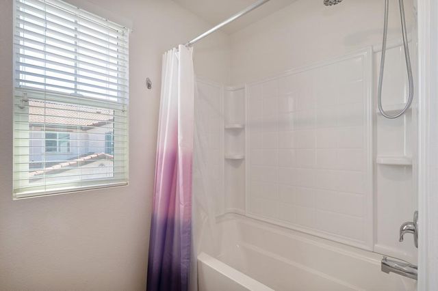 9 Captains Gate Pl, Sacramento, CA 95835