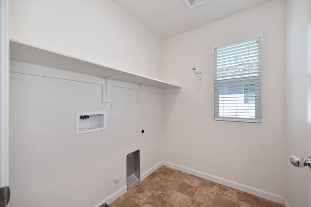 9 Captains Gate Pl, Sacramento, CA 95835