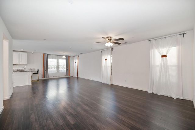 9 Captains Gate Pl, Sacramento, CA 95835