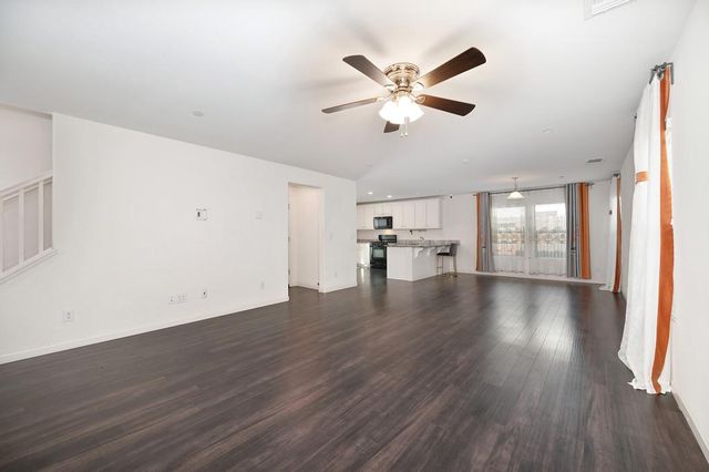 9 Captains Gate Pl, Sacramento, CA 95835