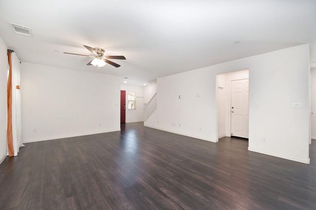 9 Captains Gate Pl, Sacramento, CA 95835