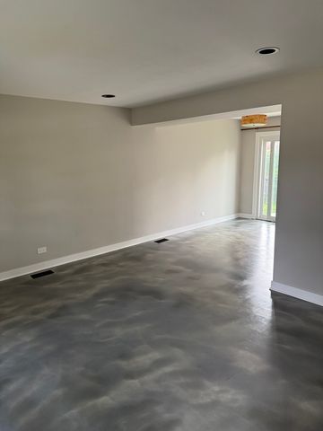 4539 Huntington Boulevard, Hoffman Estates, IL 60192