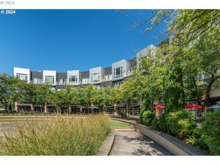 12600 Sw CRESCENT St 213, Beaverton, OR 97005