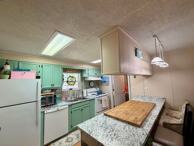 305 Sanddollar Dr., Surfside Beach, SC 29575