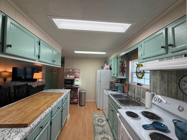 305 Sanddollar Dr., Surfside Beach, SC 29575