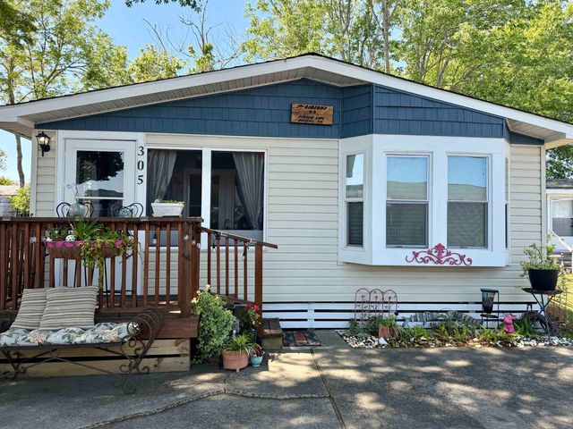 305 Sanddollar Dr., Surfside Beach, SC 29575