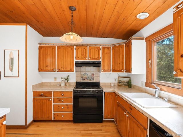29 Blue Spruce Dr, Evergreen, CO 80439