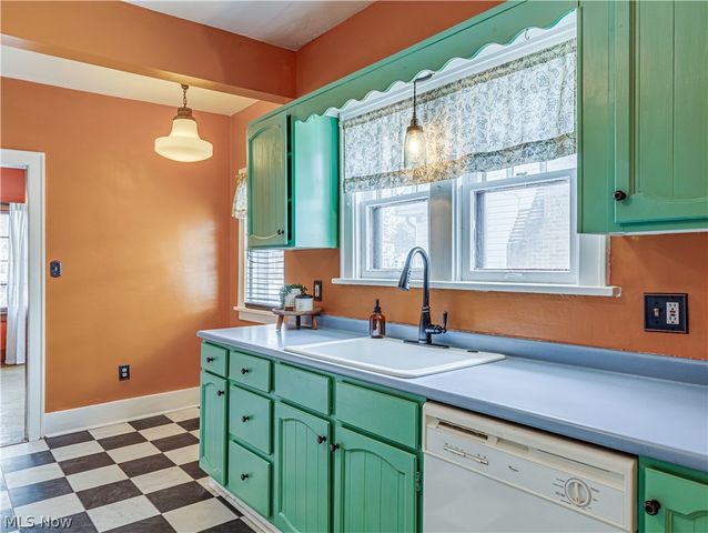 1732 Broad Boulevard, Cuyahoga Falls, OH 44223