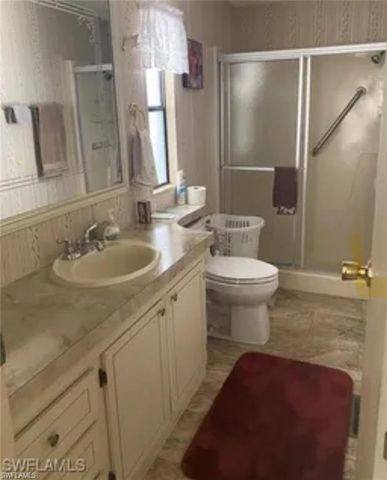 571 Sunrise LN, North Fort Myers, FL 33903