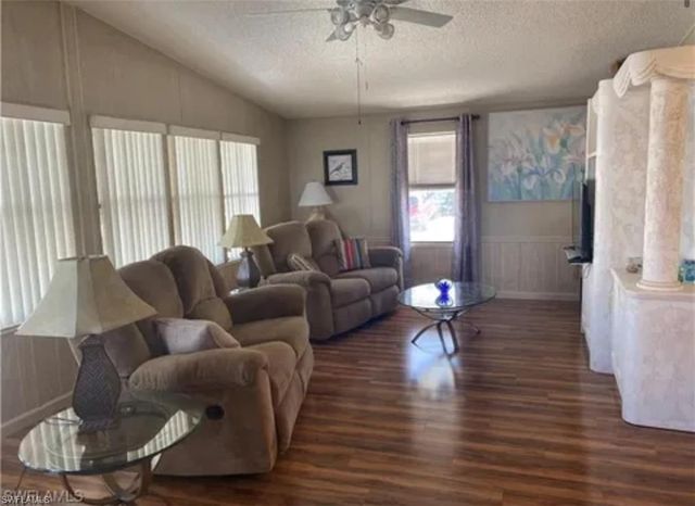 571 Sunrise LN, North Fort Myers, FL 33903