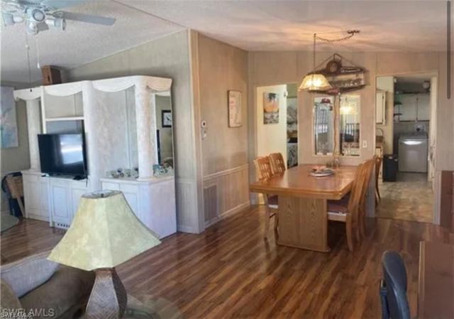 571 Sunrise LN, North Fort Myers, FL 33903