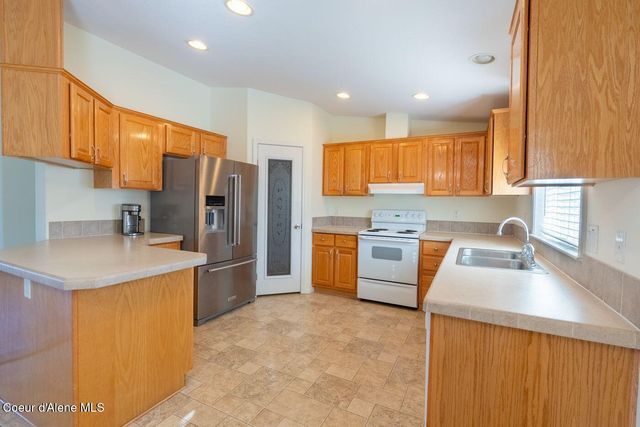 2125 W Yorkshire AVE, Coeur D'alene, ID 83815