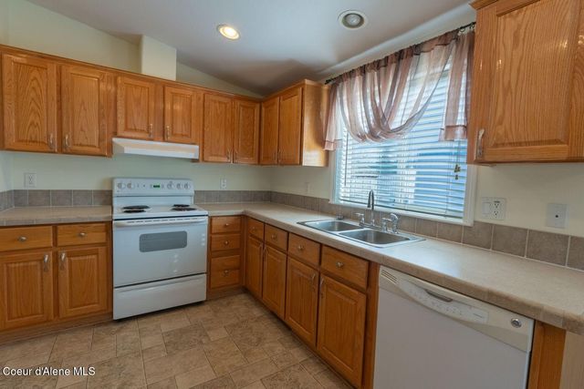 2125 W Yorkshire AVE, Coeur D'alene, ID 83815