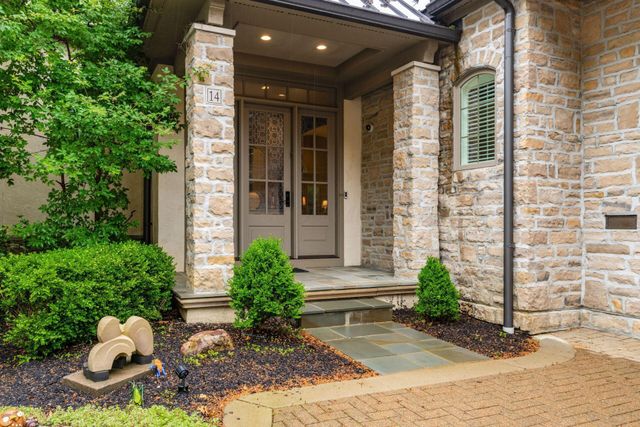 14 Lyonsgate Road, Bexley, OH 43209