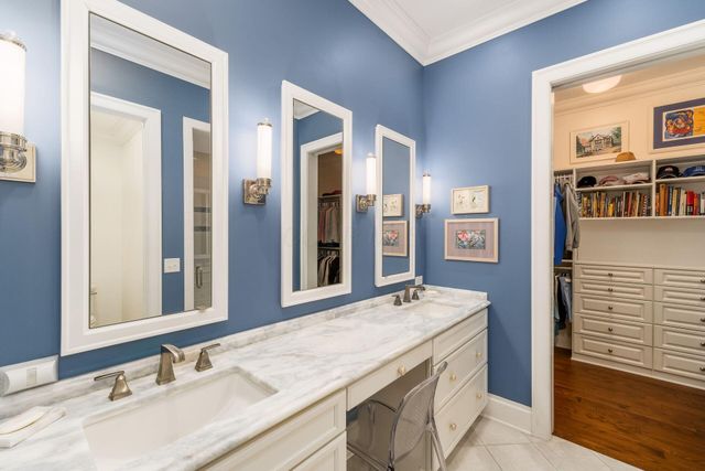 14 Lyonsgate Road, Bexley, OH 43209