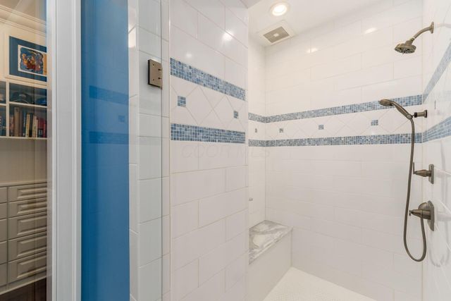 14 Lyonsgate Road, Bexley, OH 43209