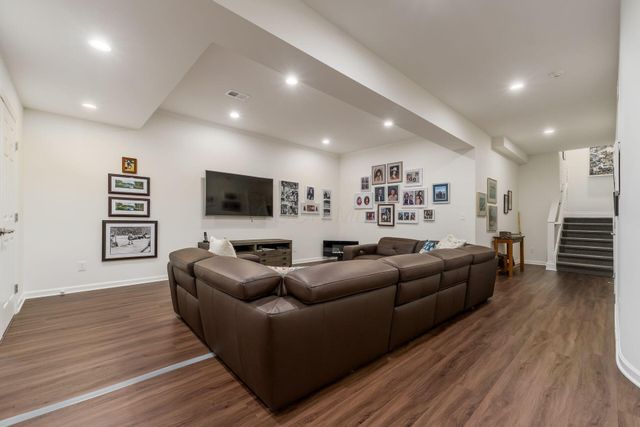 14 Lyonsgate Road, Bexley, OH 43209