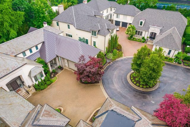14 Lyonsgate Road, Bexley, OH 43209