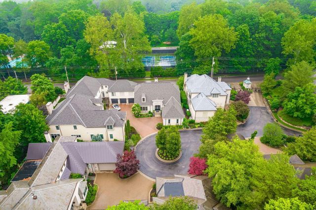14 Lyonsgate Road, Bexley, OH 43209
