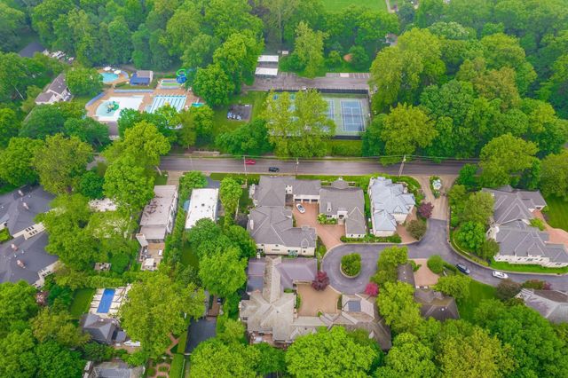 14 Lyonsgate Road, Bexley, OH 43209