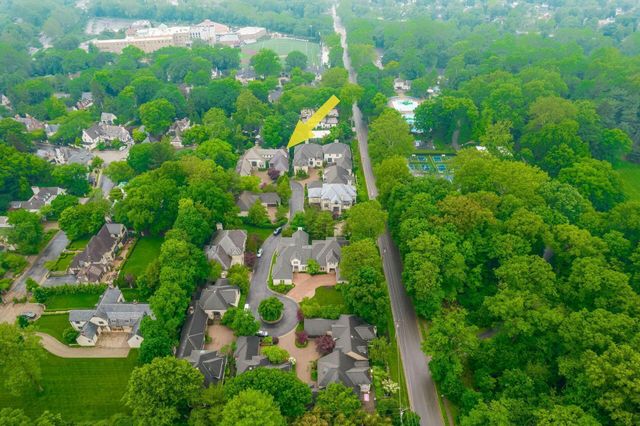 14 Lyonsgate Road, Bexley, OH 43209