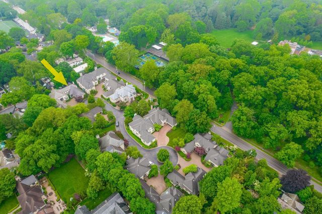 14 Lyonsgate Road, Bexley, OH 43209