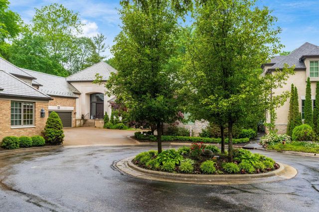 14 Lyonsgate Road, Bexley, OH 43209