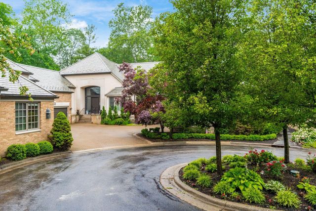 14 Lyonsgate Road, Bexley, OH 43209