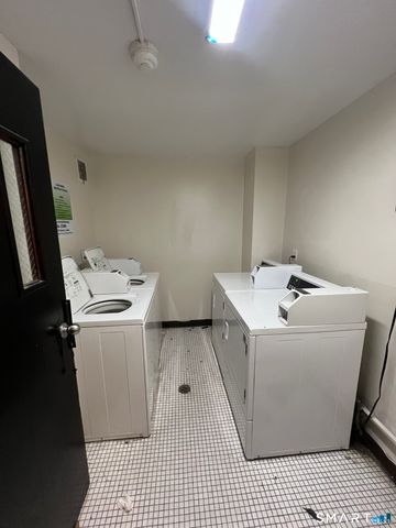 16 Niles Street, Hartford, CT 06105