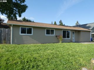 141 HOOD St, Oregon City, OR 97045