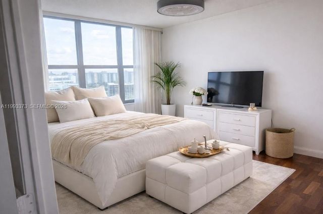 2500 Parkview Dr 2206, Hallandale Beach, FL 33009