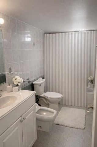 2500 Parkview Dr 2206, Hallandale Beach, FL 33009