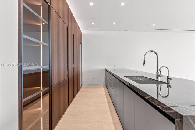 5 Grove Isle L405, Miami, FL 33133