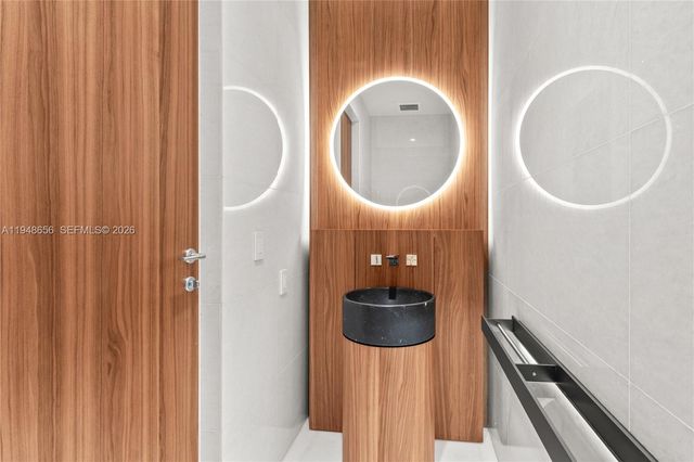 5 Grove Isle L405, Miami, FL 33133