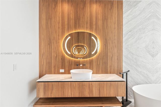 5 Grove Isle L405, Miami, FL 33133