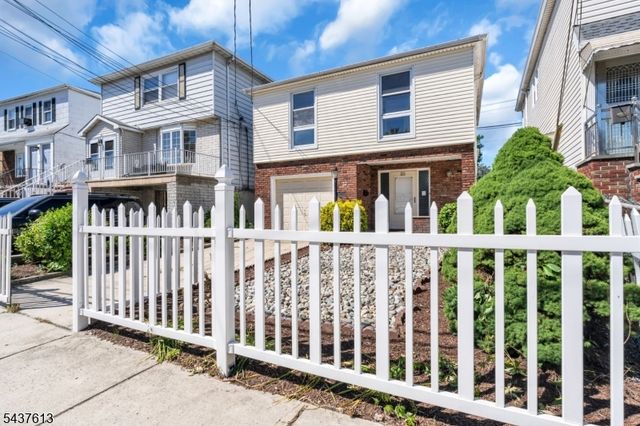 23 Colonial Dr, Bayonne City, NJ 07002