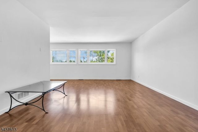 23 Colonial Dr, Bayonne City, NJ 07002