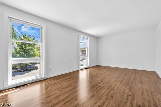 23 Colonial Dr, Bayonne City, NJ 07002