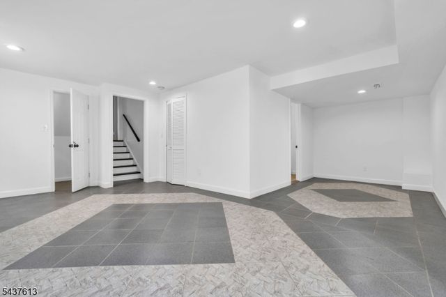 23 Colonial Dr, Bayonne City, NJ 07002