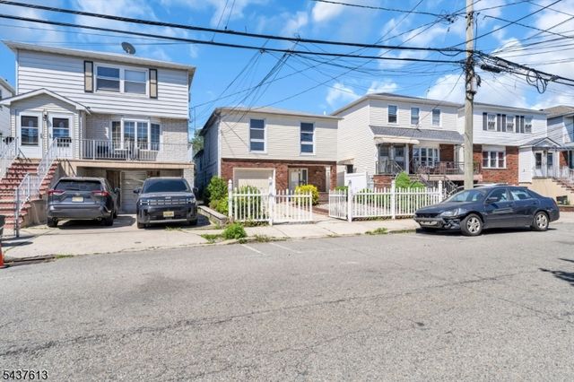 23 Colonial Dr, Bayonne City, NJ 07002