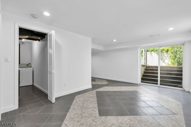 23 Colonial Dr, Bayonne City, NJ 07002