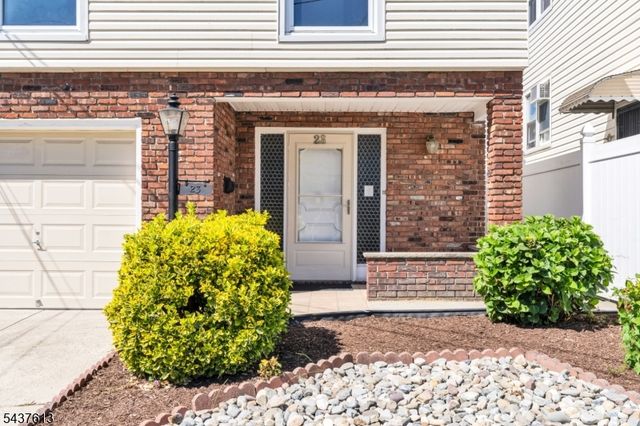 23 Colonial Dr, Bayonne City, NJ 07002
