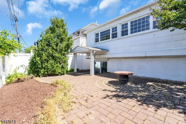23 Colonial Dr, Bayonne City, NJ 07002